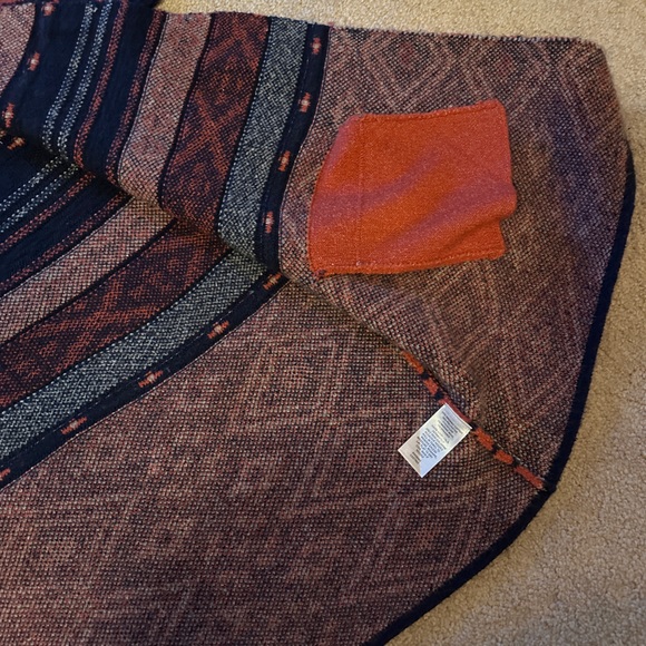 Thick stretchy open cardigan in cool tones; navy, coral and ice blue - Picture 5 of 6